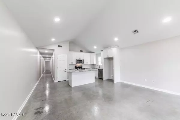 Lafayette, LA 70506,330 Jeanette ST #B