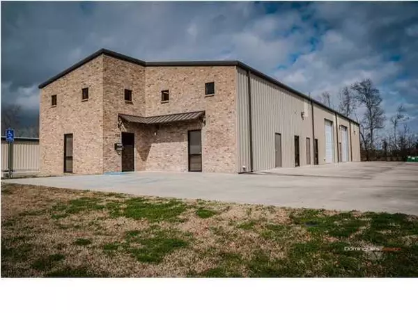 200 Woodland DR, Broussard, LA 70518