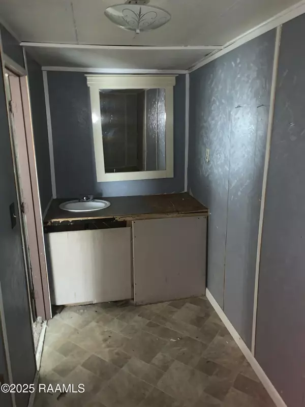 New Iberia, LA 70560,313 S Lee ST