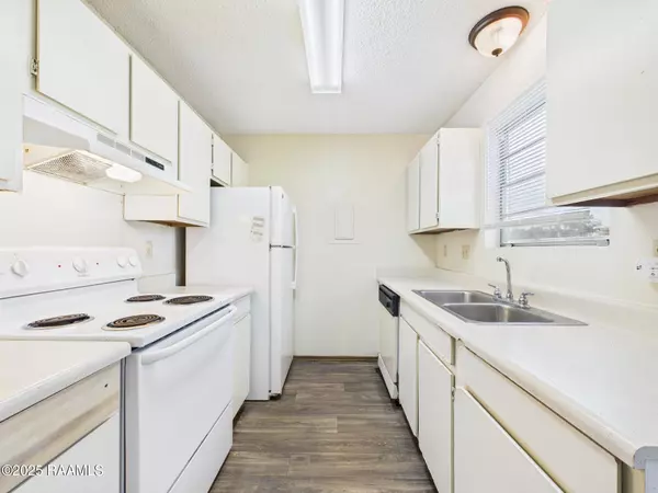 Lafayette, LA 70507,201 High Meadows BLVD #220