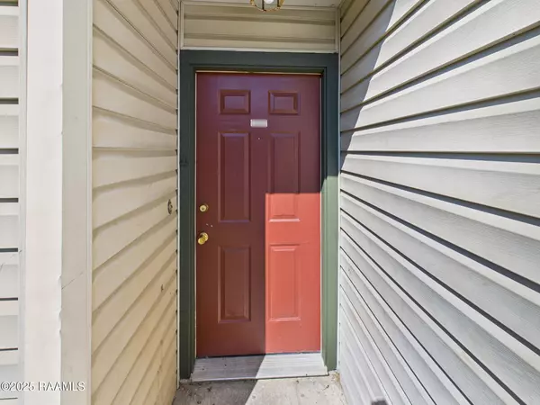 201 High Meadows BLVD #220, Lafayette, LA 70507