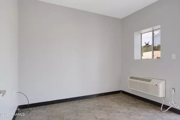 Broussard, LA 70518,105 Windfall DR #C