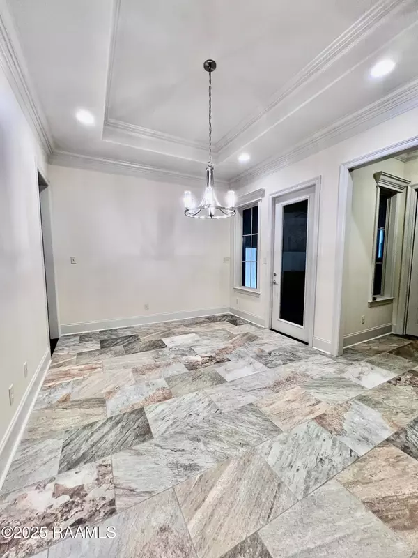 Lafayette, LA 70503,411 Dunvegan CT