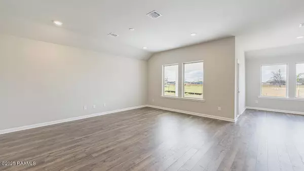 Lafayette, LA 70507,212 Southern Oak DR