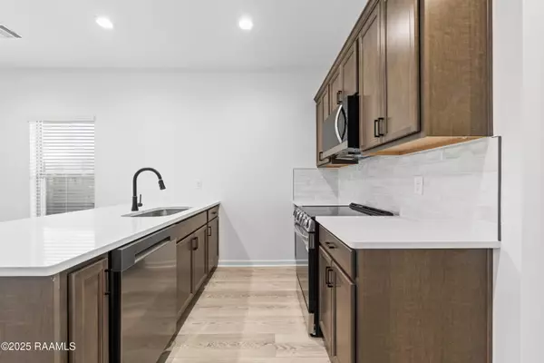 Scott, LA 70583,104 Ridgedale ALY