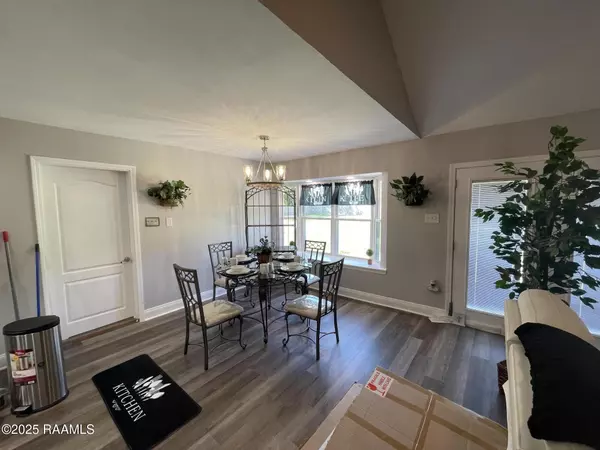 Violet, LA 70092,2808 Acorn DR