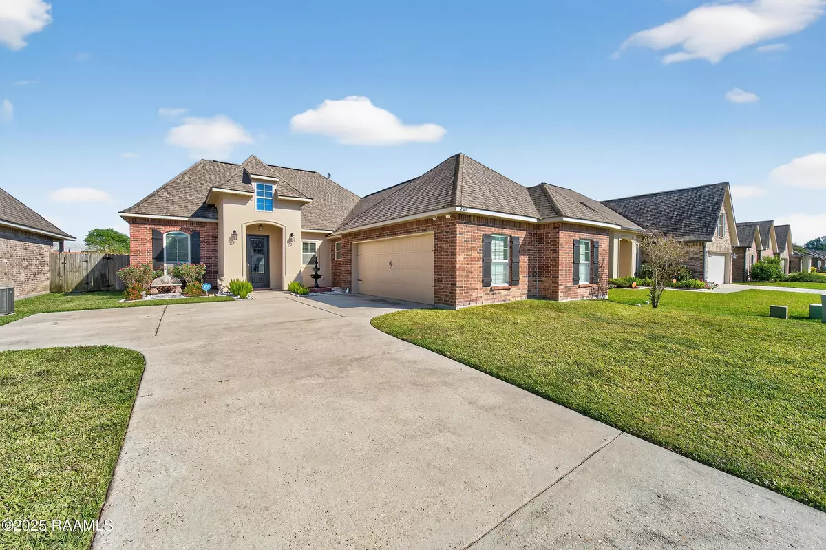 Broussard, LA 70518,207 Lexi Falls LN