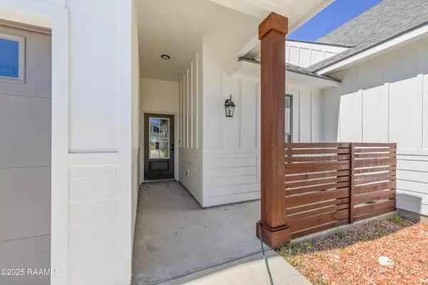 122 Frontier LN, Scott, LA 70583