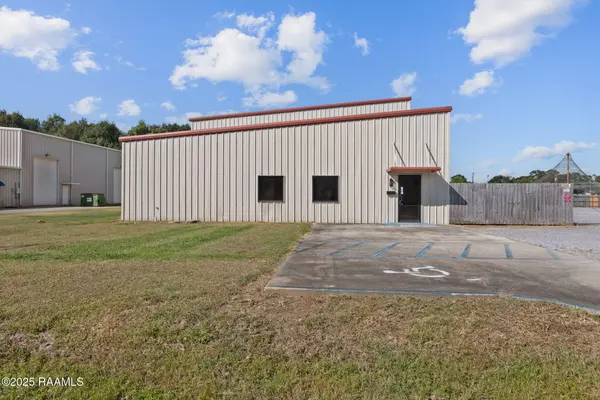 Broussard, LA 70518,114 Windfall DR