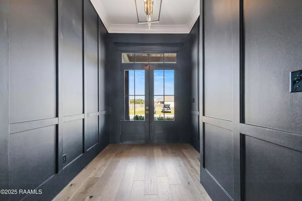 Scott, LA 70583,124 Breakers WAY