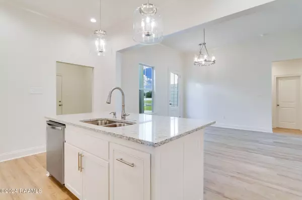 Youngsville, LA 70592,203 Sweet Harvest RD