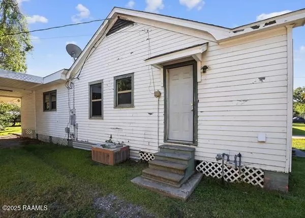 Opelousas, LA 70570,604 Choctaw DR