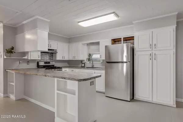 Broussard, LA 70518,504 E 3rd ST