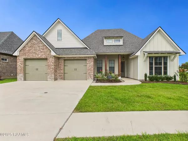 104 Carriage Lakes DR, Youngsville, LA 70592