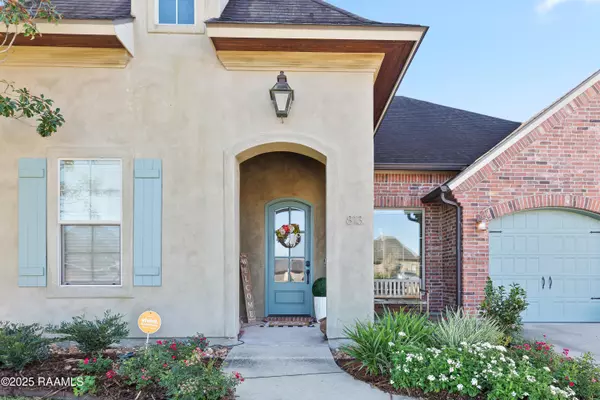 Broussard, LA 70518,813 Flambant DR