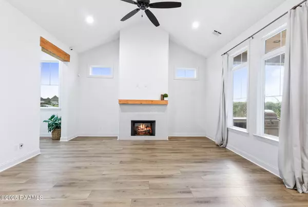 Youngsville, LA 70592,323 Big Lake RUN