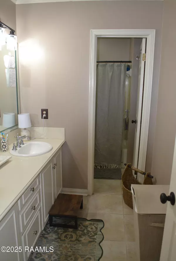 Lafayette, LA 70507,107 Candlestick LN