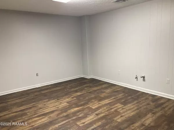 Scott, LA 70583,307 Amedee DR #B