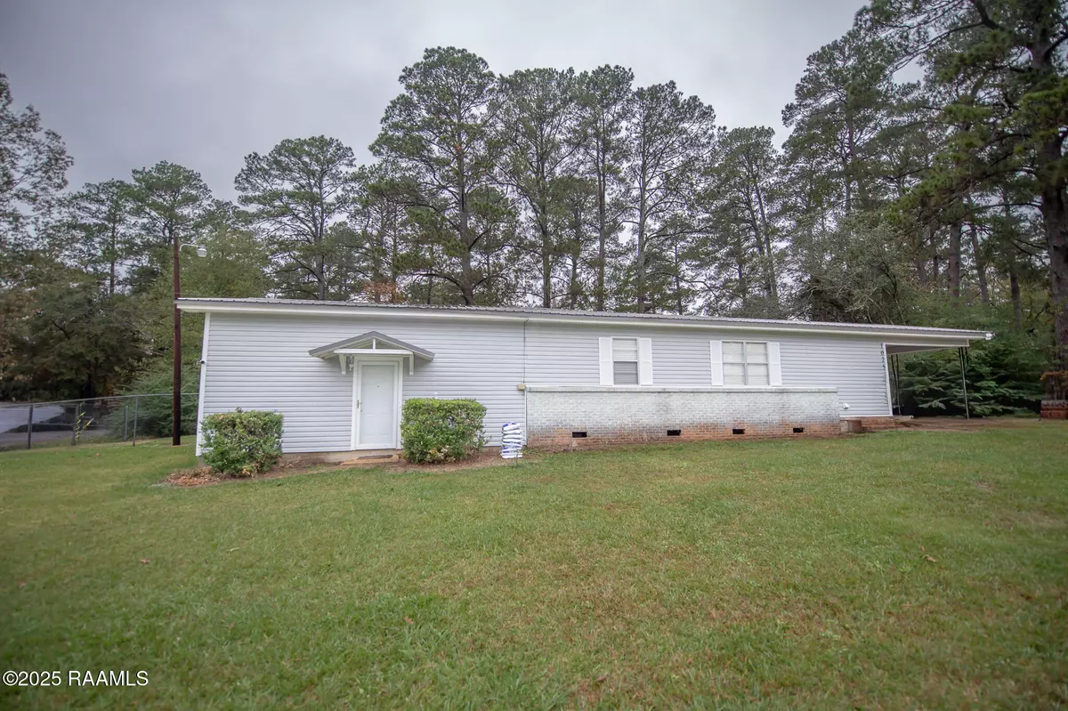 Ball, LA 71405,1025 Paradise RD