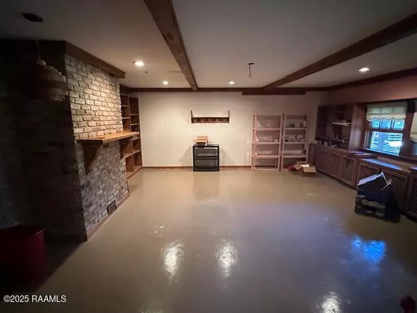 Abbeville, LA 70510,8133 Meadow LN