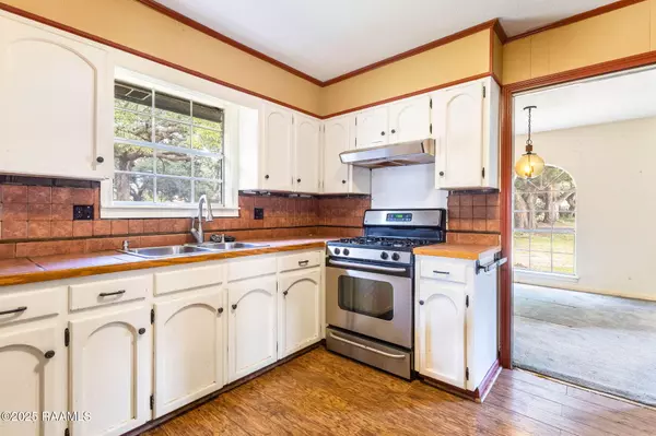 Lafayette, LA 70508,121 Aberdeen DR