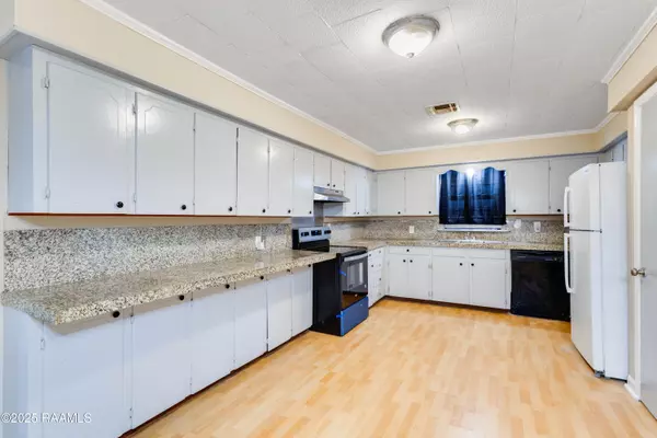 Lafayette, LA 70501,2112 Carmel DR