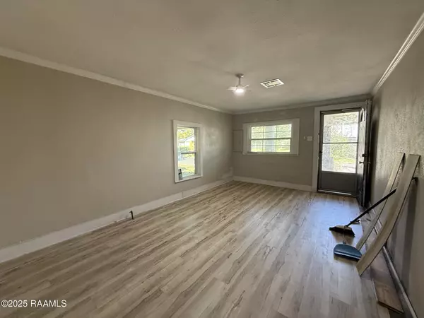 New Iberia, LA 70560,707 Field ST