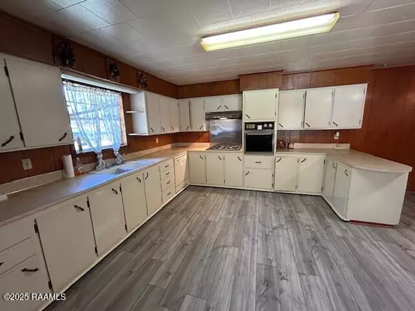 Ville Platte, LA 70586,604 E Lincoln RD