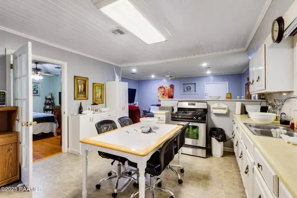 Rayne, LA 70578,708 E Jeff Davis AVE