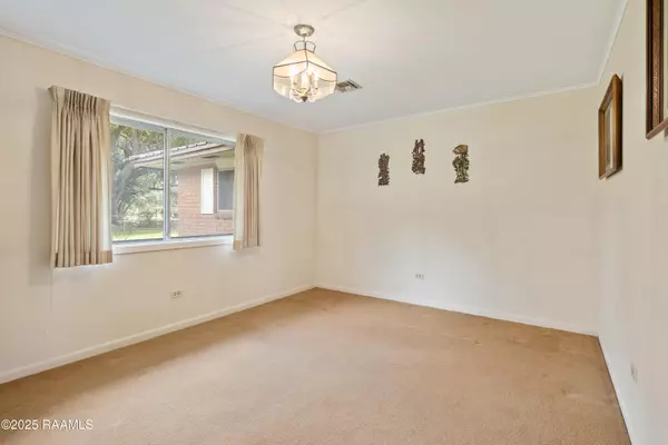 New Iberia, LA 70560,1015 Greenbriar ST