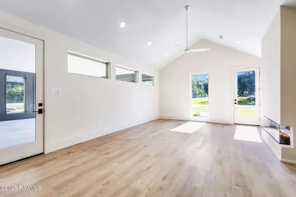 Broussard, LA 70518,100 La Rue Malaga