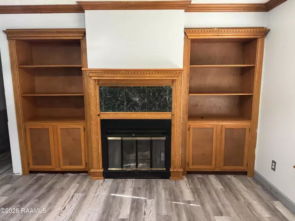 Broussard, LA 70518,1031 Pierre Washington RD #A