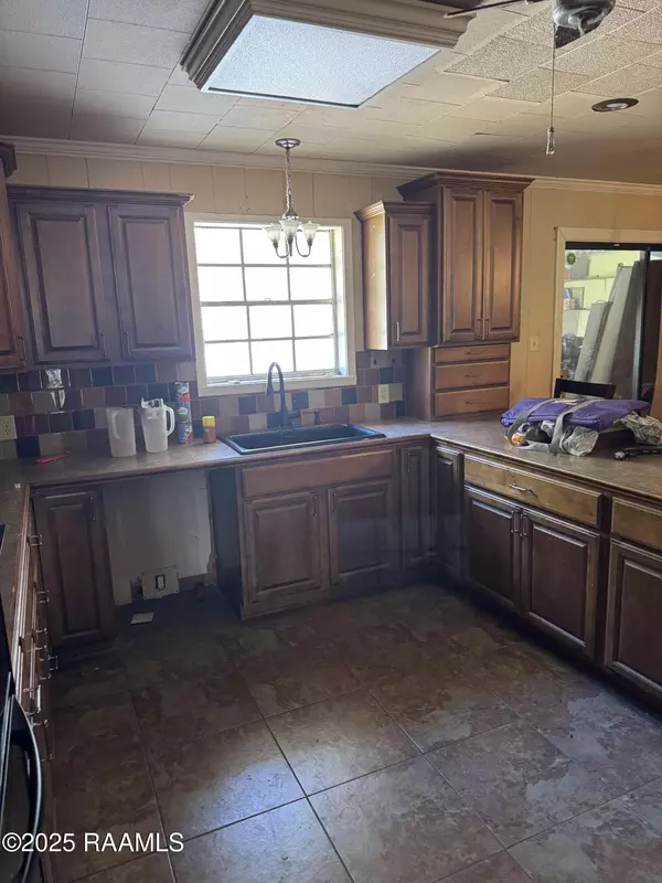 New Iberia, LA 70560,5015 Jasper RD