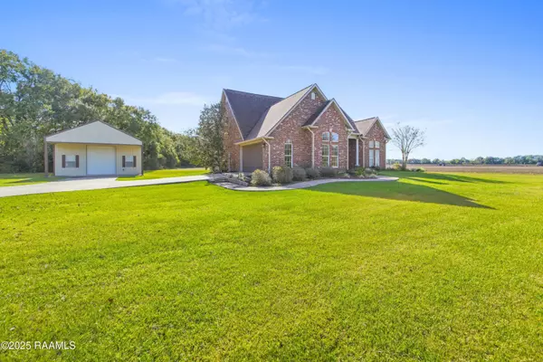 New Iberia, LA 70560,10219 Jefferson Island RD