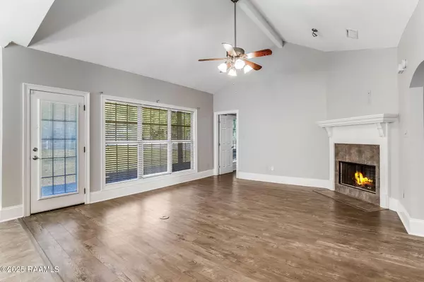 Breaux Bridge, LA 70517,1009 Gleaux DR