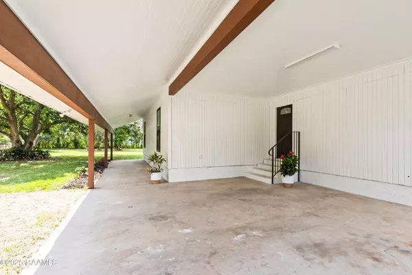 Broussard, LA 70518,1100 F Vieux Jacquet RD