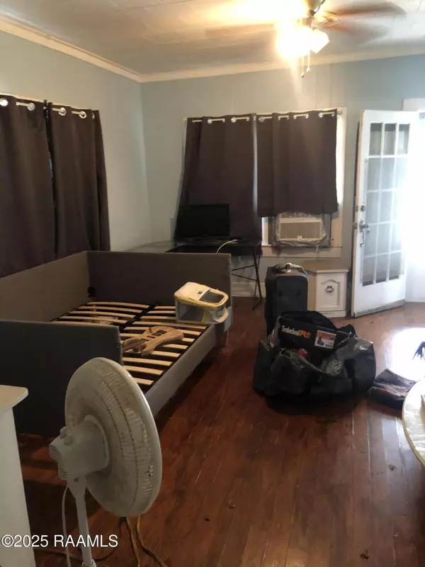 New Iberia, LA 70560,813 Agnes ST