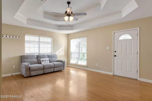 Youngsville, LA 70592,600 Carriage Light LOOP