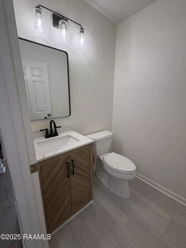 Lafayette, LA 70503,110 W Bayou Pkwy #602