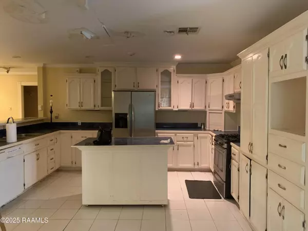 Lafayette, LA 70501,925 N Pierce ST