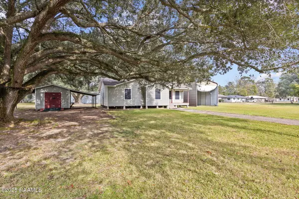Breaux Bridge, LA 70517,1007 Louis DR