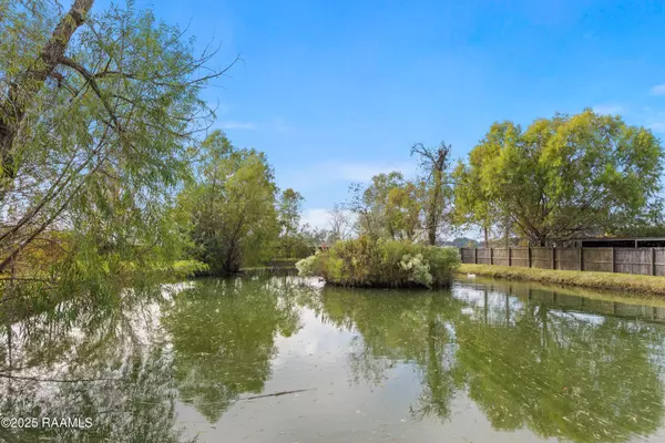 Breaux Bridge, LA 70517,1040 Ray LN