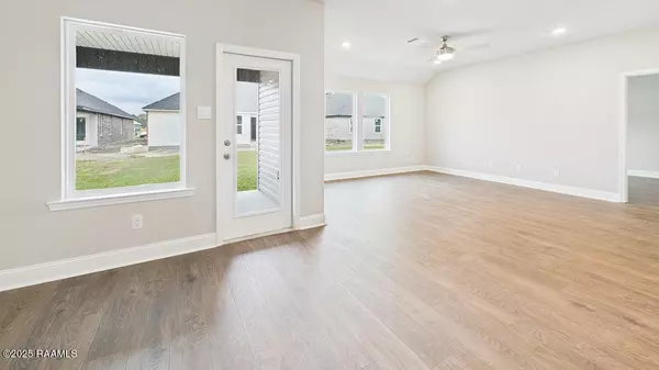 Broussard, LA 70518,204 Cypress Falls DR