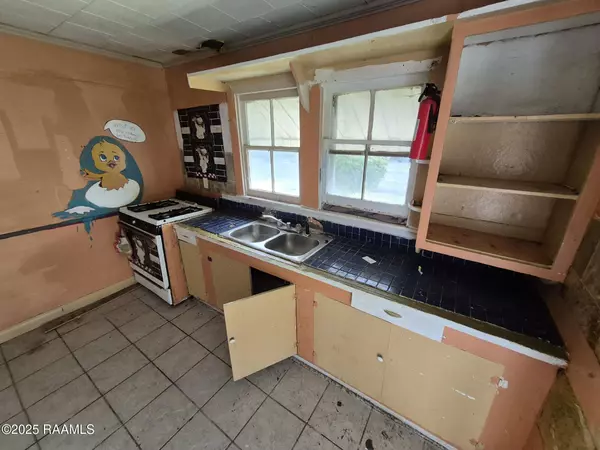 Breaux Bridge, LA 70517,274 Blanchard ST