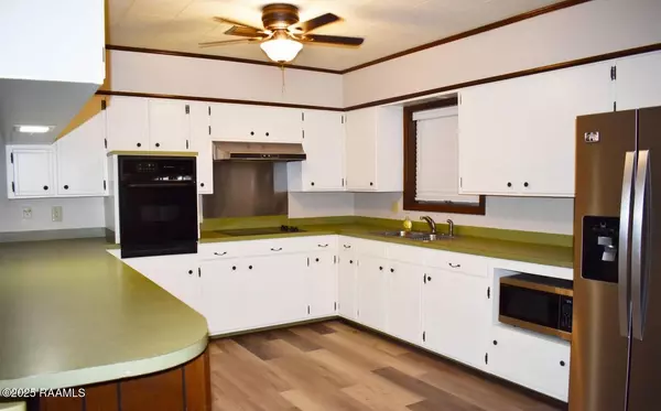 Jeanerette, LA 70544,184 Grey Eagle RD #1