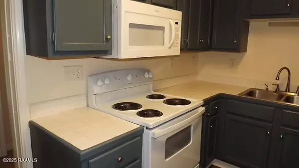 Youngsville, LA 70592,101 Saint Pius PL