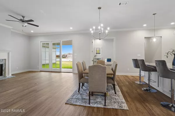 Lafayette, LA 70507,202 Manor House LN