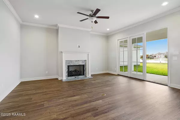 Lafayette, LA 70507,202 Manor House LN