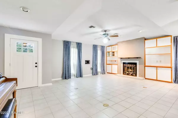 New Iberia, LA 70563,147 Plantation DR