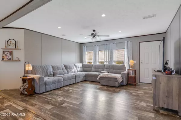 St. Martinville, LA 70582,1206 Cypress Island HWY